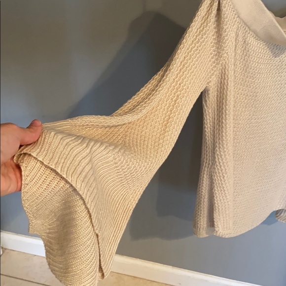 Off shoulder American Rag sweater - Picture 2 of 4